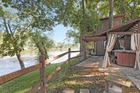 B&B Mountain Vistas - Waterfront Cabin overlooking Potomac w/ Hot tub - Bed and Breakfast Mountain Vistas