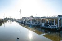 B&B Lemmer - Houseboats Lemmer - Bed and Breakfast Lemmer