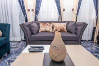 Spacious & Homely 3BR Serviced Flat in Ogudu, Lagos - with less than 20min drive to/fro the International Airport - Chambres d'hôtes Lagos