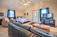 B&B Perryville - The Brewer Guesthouse Tiny Home with Patio and Yard! - Bed and Breakfast Perryville