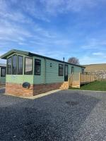 B&B Newton Stewart - Immaculate 2-Bed Static Caravan at Monrieth - Bed and Breakfast Newton Stewart