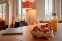 La Villa en Loire, avec Jacuzzi 6 places, Piscine chauffée, boulodrome, salle de jeu, 6 Chambres, vue Loire, 350M2 - Chambres d'hôtes La Charité-sur-Loire