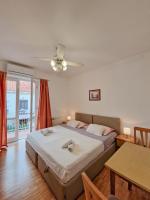 Doppelzimmer mit Gemeinschaftsbad und Balkon (2 Erwachsene) 