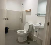 Deluxe studio unit at Modena Town Sq - B&B