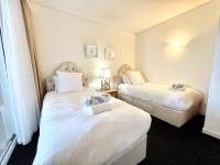 231 Lovely North Facing 2 Bedroom metres to Main Beach - Bed and Breakfast Noosa Heads