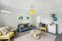 Cosy Haven Unit with Garage and Air-con - B&B Auckland