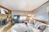 Cozy Wisconsin Abode Walk to Lake Michigan! - Ferienwohnung