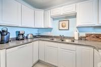 Oak Island Condo - Walk to the Beach! - B&B Oak Island