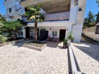 Apartment in Crikvenica 43511 - B&B