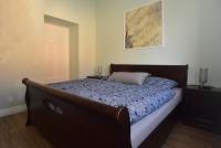 One-Bedroom Apartment - Carl Schröder