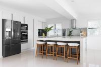 Family Getaway Poolside Fun & Wildlife Spotting - B&B Burbank