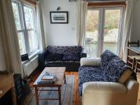 B&B Killaloe - Cosy self contained cottage with stunning views - Bed and Breakfast Killaloe