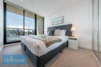 Two-Bedroom Two-Bathroom Apartment with Harbour View