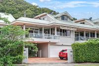 Iluka Palm Cove Penthouse - B&B