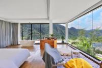 Suite Lit King-Size - Vue sur Piscine