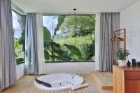 Suite Lit Queen-Size avec Baignoire Spa