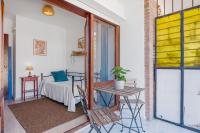 Central Apartment Steps from the Beach with Pool & Parking - Ferienwohnung Marbella