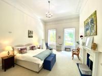 B&B Bath - Grosvenor Apartments in Bath - Great for Families, Groups, Couples, 80 sq m, Parking - Bed and Breakfast Bath