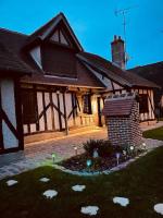 La Demeure du Cerf élégant gîte privé en Sologne pour 6 personnes avec jacuzzi et piscine chauffée à proximité immédiate parc FFE Center parc et proche zoo de Beauval - B&B