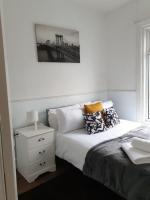 South Shield's Hidden Gem Garnet 3 Bedroom Apartme - Bed and Breakfast South Shields