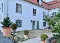 Castle Apartment in Österlen - The Thott Suite - B&B Tomelilla