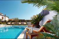 Villa Nana with pool - B&B Kutleše