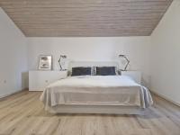 Apartment mit Balkon