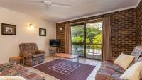 Walk to Surf Beach, Club and Shops - Sands Court Boyd St, Woorim - Chambres d'hôtes Wyreema