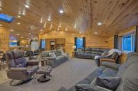 Spacious Kansas Retreat On-Site Disc Golf! - B&B