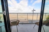 Premium Holidays - New modern apartment Oostkant with seaview at Westende - B&B Middelkerke