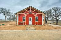 Dog-Friendly Texas Ranch with Patio, Horses On-Site - Chambres d’hôtes
