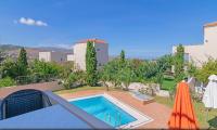 Selini Villas with private pool 10 minutes walking from the beach - B&B Rapaniana