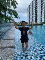 Desaru Utama Apartment with Swimming Pool View, Karaoke, FREE WIFI, Netflix, near to Car Park - Chambres d'hôtes Bandar Penawar