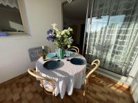 T2 Cabine avec Parking, Vue Jardin et Canal, Ascenseur, Lave-linge - FR-1-702-40 - Chambres d'hôtes Le Cap d'Agde