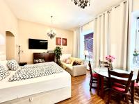 Home Away main square apartment - B&B Poprad