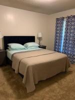 Suite 6, Sleep 3, Walk to Attractions in Uptown - B&B Charlotte