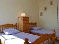 Appartement climatisé 3 pièces, 6 couchages, proche plage et centre, garage inclus - FR-1-250-61 - Chambres d'hôtes Le Grau-du-Roi