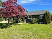 Family Home W/ 2 King, 2 Queen Beds + Game Room - Chambres d’hôtes