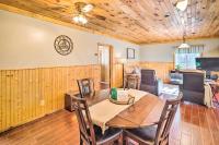 Penrose Home with Covered Deck and Fire Pit! - B&B