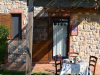 One-Bedroom Apartment with Garden