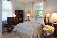 Habitación con cama extragrande.