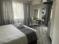 Deluxe Double or Twin Room with Pool Access