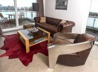 One-Bedroom Apartment with Balcony