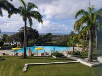 Studio avec vue mer exceptionnelle, plage et piscine, Village Vacances Sainte-Anne - B&B
