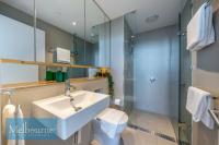 Three Bedroom / Two Bathroom Apartment with Sea Views