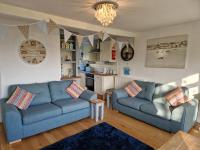 B&B Dartmouth - Caldon Holiday Chalet sleeps 4 in Dartmouth WIFI Electric inc Pet friendly - Bed and Breakfast Dartmouth