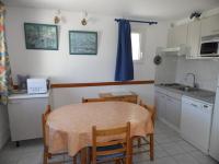 Maison mitoyenne duplex avec terrasse, garage et parking, proche plage, équipée pour 4 à 6 personnes - FR-1-326-385 - Chambres d'hôtes Marseillan
