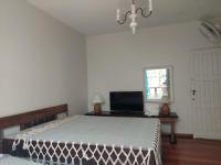 Studio met Queensize Bed - Geschikt voor Mensen met een Lichamelijke Beperking
