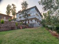 Ultra Luxurious Mountain View 11BHK By Lifeline Villas - B&B Mahabaleshwar