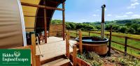 Huggeley Hall - Astounding, Chic, Valley Experience with Hot Tub - Bed and Breakfast
